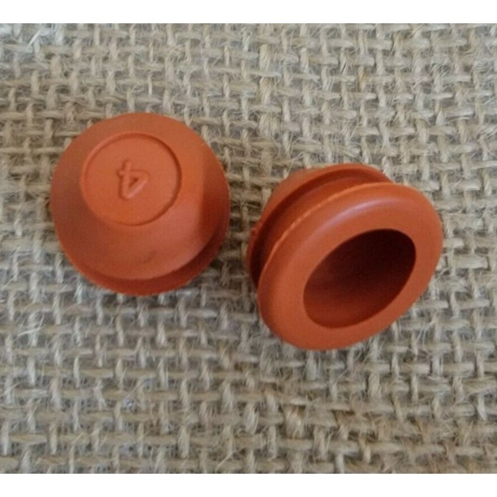 Replacement 5/8" Rubber Stoppers plugs for Salt and Pepper Shaker Pair #4 Red